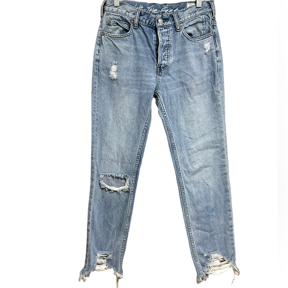 Free People We The Free Mid-Rise Frayed Hem Distressed Light Wash Jeans Size 25